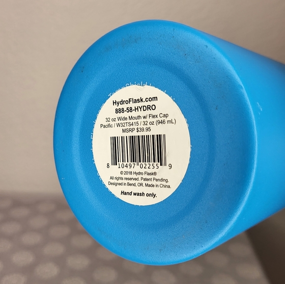 Hydro Flask 32 oz Insulated Wide Mouth Jug w Flex Cap in Pacific Blue - Picture 3 of 4